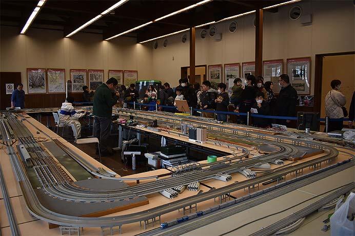 「Nゲージ鉄道模型公開運転会」を淀川河川公園さくらであい館で開催