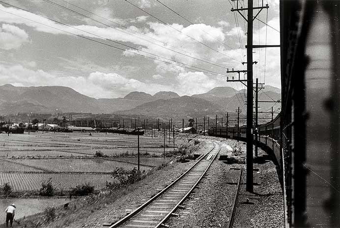 福島市写真美術館で，企画展『薗部澄が写した「汽車の窓からー東海道ー」1952-1953』開催