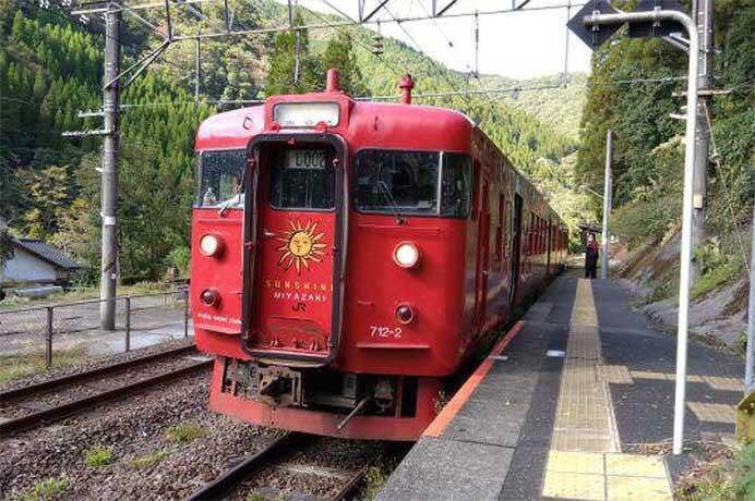 JR九州，713系を使用した特別運行ツアー2プランの参加者募集