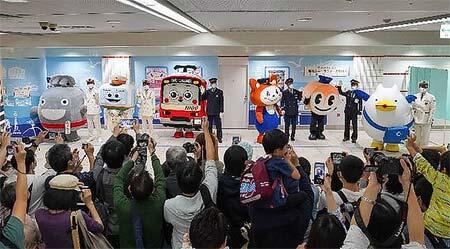 横浜駅で鉄道6社局による合同イベントを開催