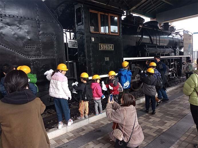 九州鉄道記念館「展示実物車両すす払い」実施