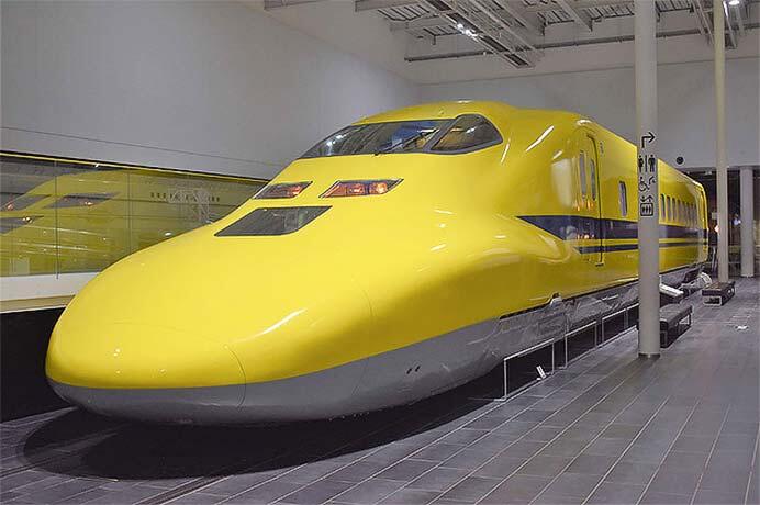 リニア・鉄道館でドクターイエロー引退記念写真集発刊にともなうイベントを開催