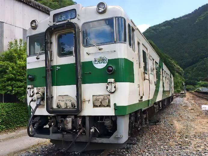 展示される錦川鉄道のキハ40 1009号車
