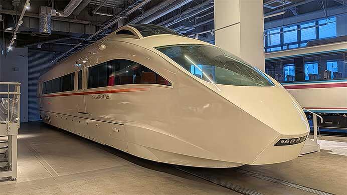 搬入を終え，展示開始の時を待つ「VSE」