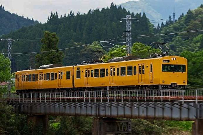 展示される115系G編成