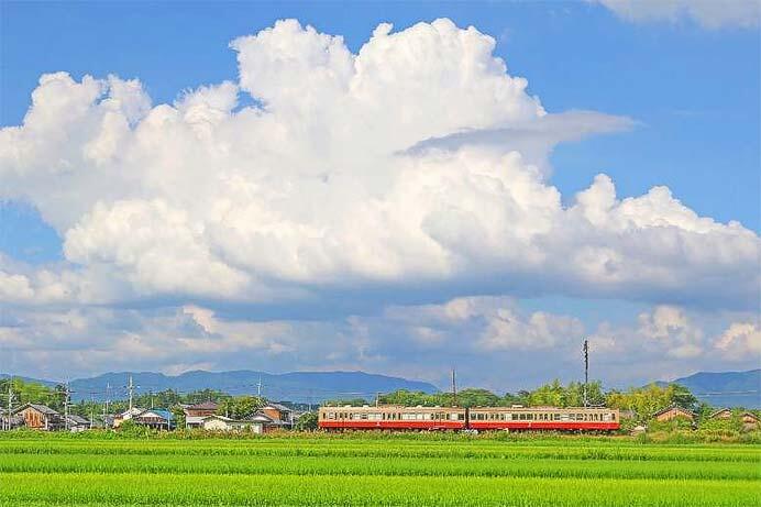 2025年実施フォトコンテスト作品 最優秀賞「夏景色と近江鉄道。」
