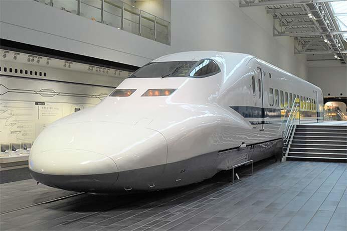 700系723形式新幹線電車