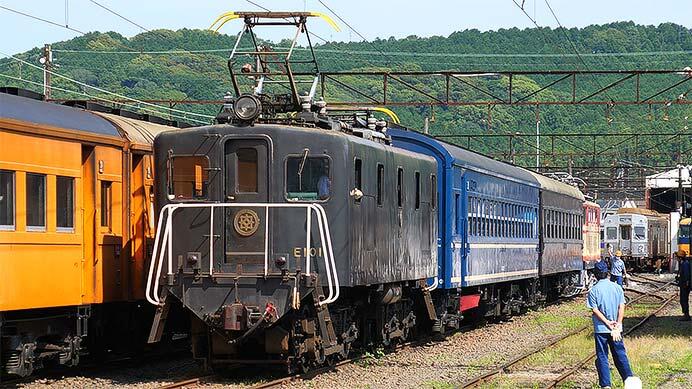 運転準備を行う普通客レ