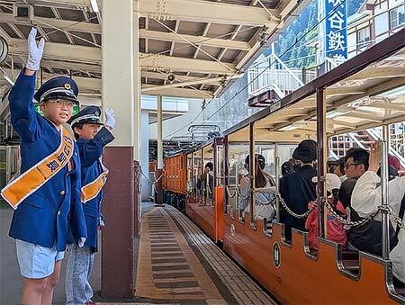 黒部峡谷鉄道，「こども駅長の日」の参加者を募集