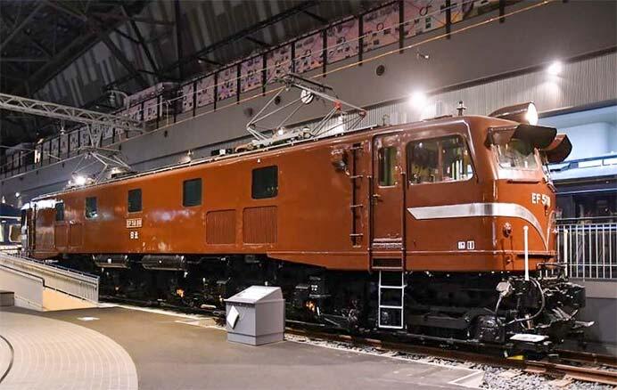 鉄道博物館でEF58 89号機の運転室を公開