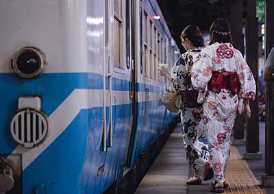 阿波踊りと浴衣