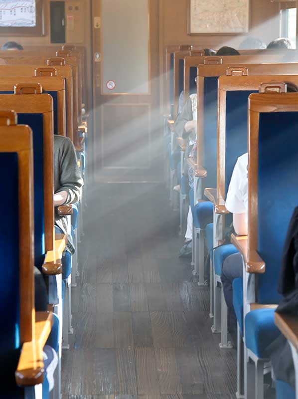 トンネルを超えて