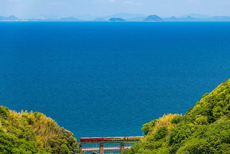 新緑と海のシンメトリー