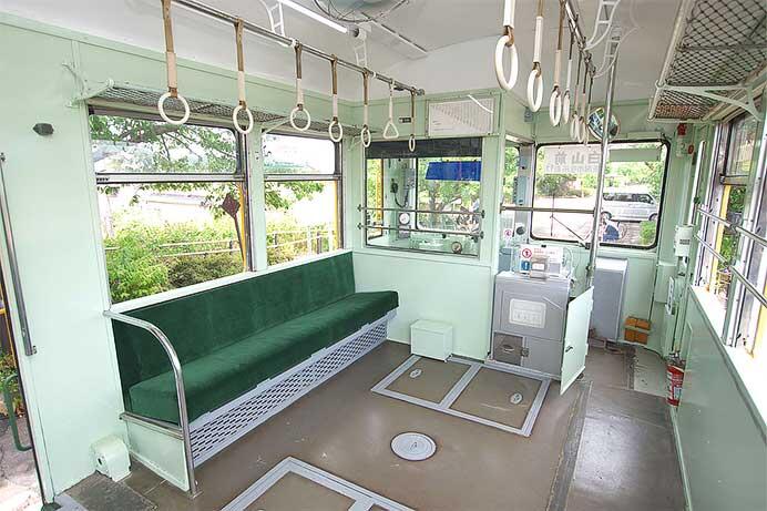 モハ11車内
