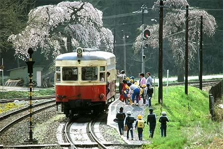 南 正時氏の作品