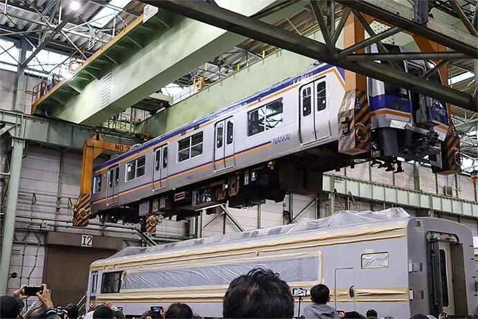 車両つり下げ作業イメージ
